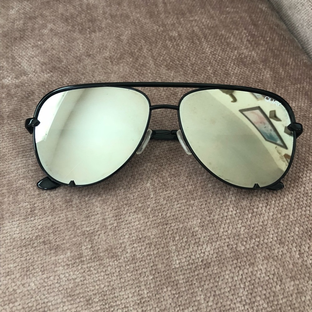 Quay x Desi Perkins High Key Mini black sunglasses
